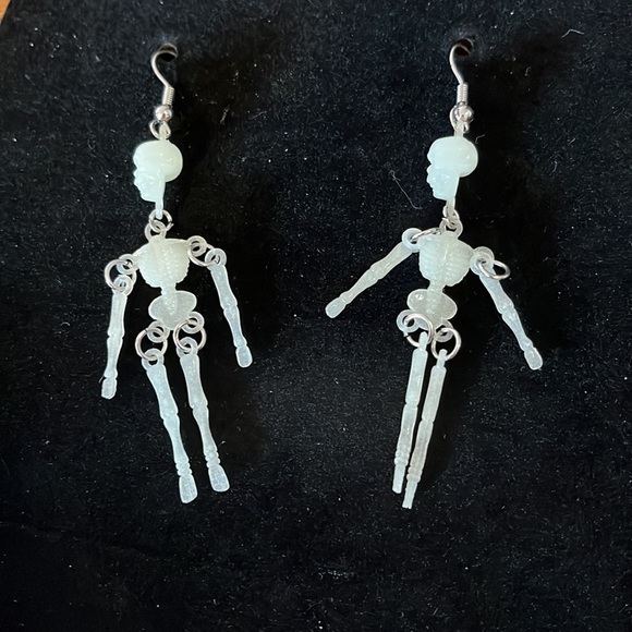 Two pairs of Halloween earrings, witches& skeletons, skeleton are 3”L - Picture 2 of 3